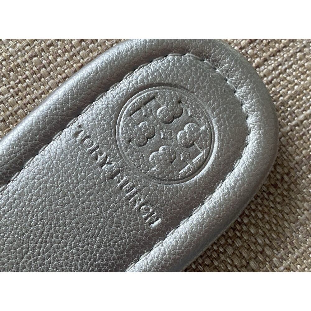 Tory Burch Miller Metallic Silver Logo Thong Sandals - Picture 4 of 9
